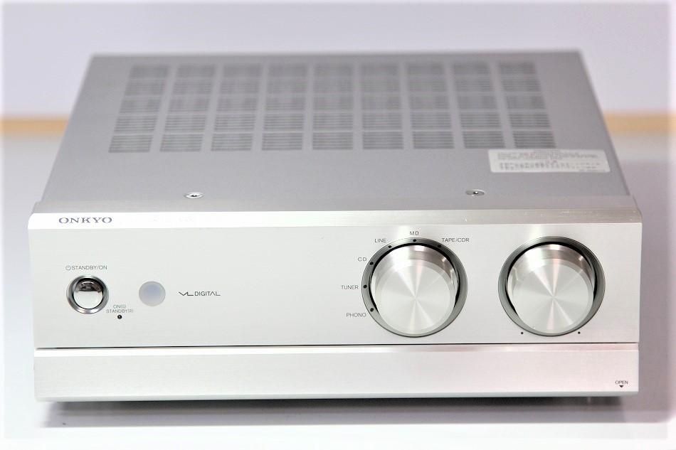 Onkyo AVアンプ シルバー ONKYO アンプ センターユニット FR-N7NX