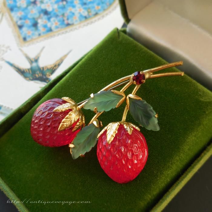 AUSTRIA（オーストリア）☆レッドストロベリー フルーツガラス 真っ赤