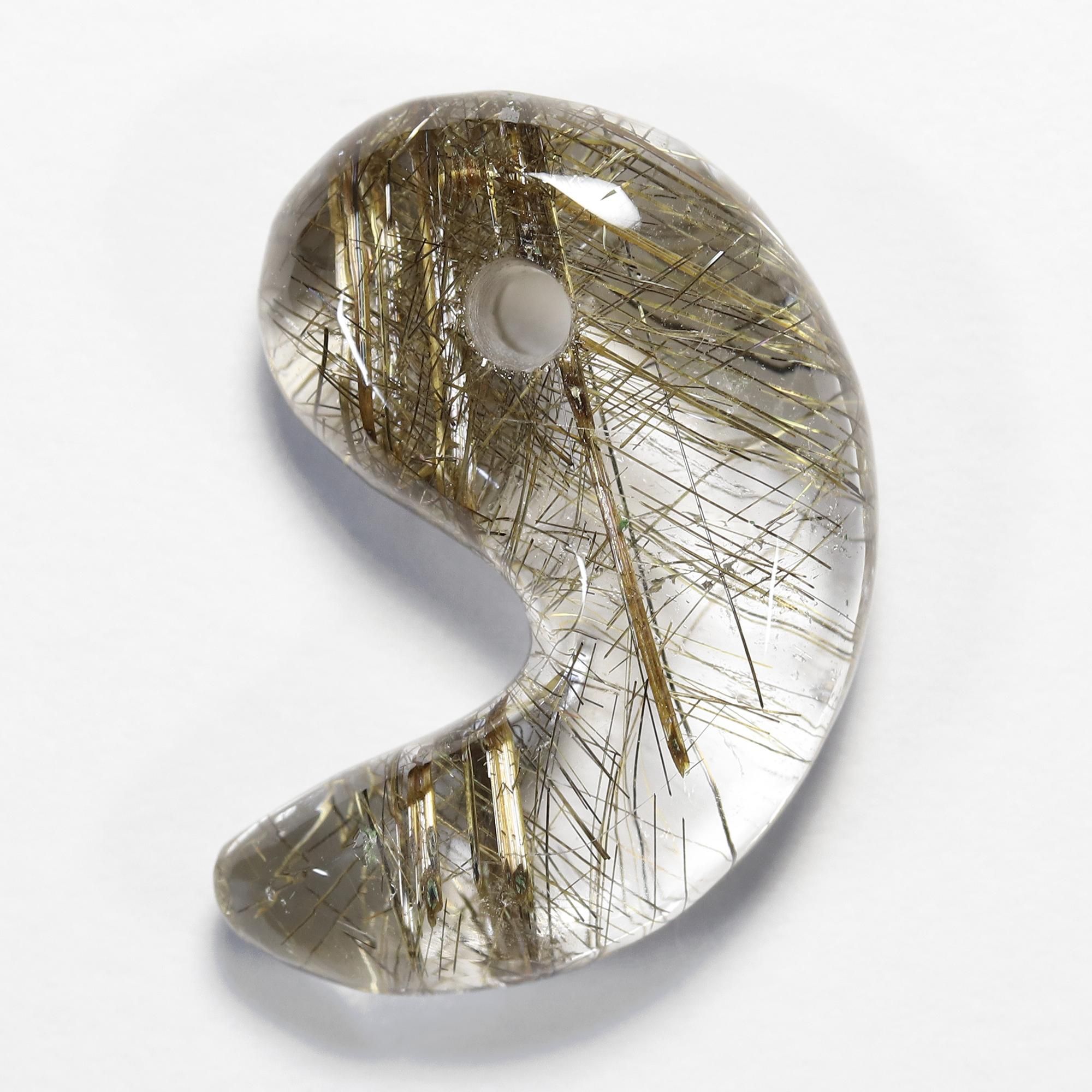 シルバールチルクォーツ 勾玉 [縦20.2mm×横14.0mm×厚さ6.0mm](型番mt1075)