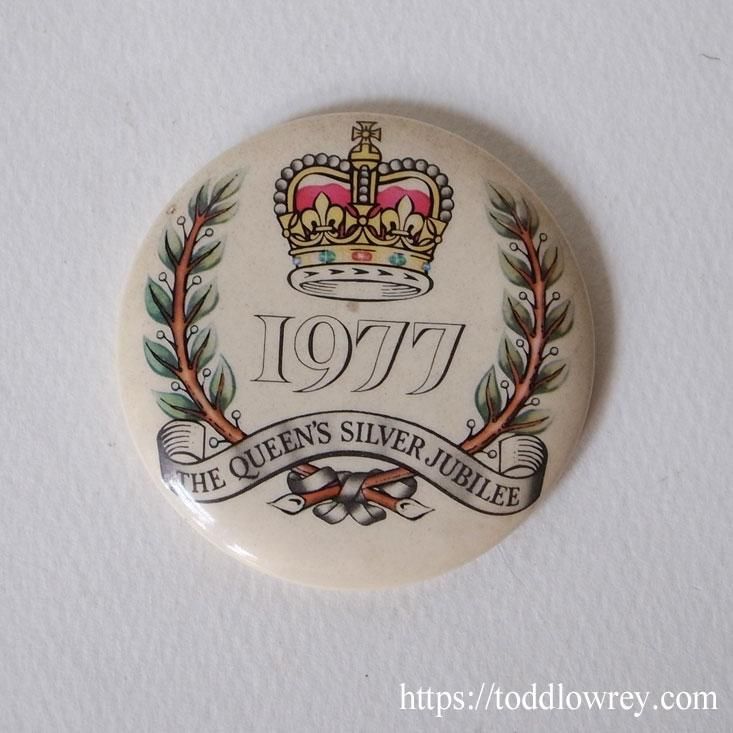 エリザベス女王即位25周年を祝う / Vintage Badge The Queen's Silver