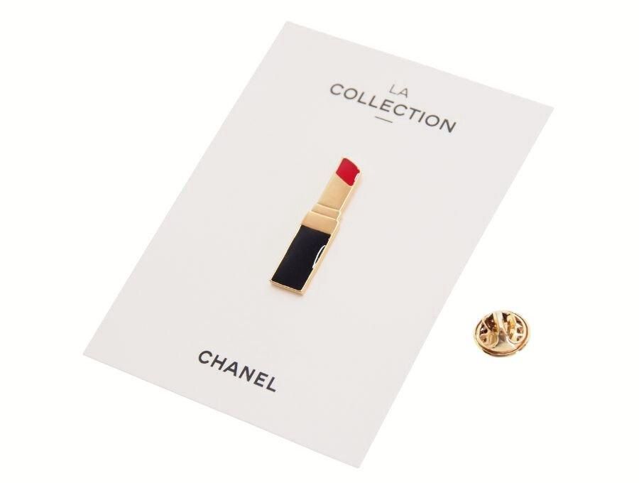 シャネル ノベルティ ピンバッジ ブローチ 口紅モチーフ LA COLLECTION