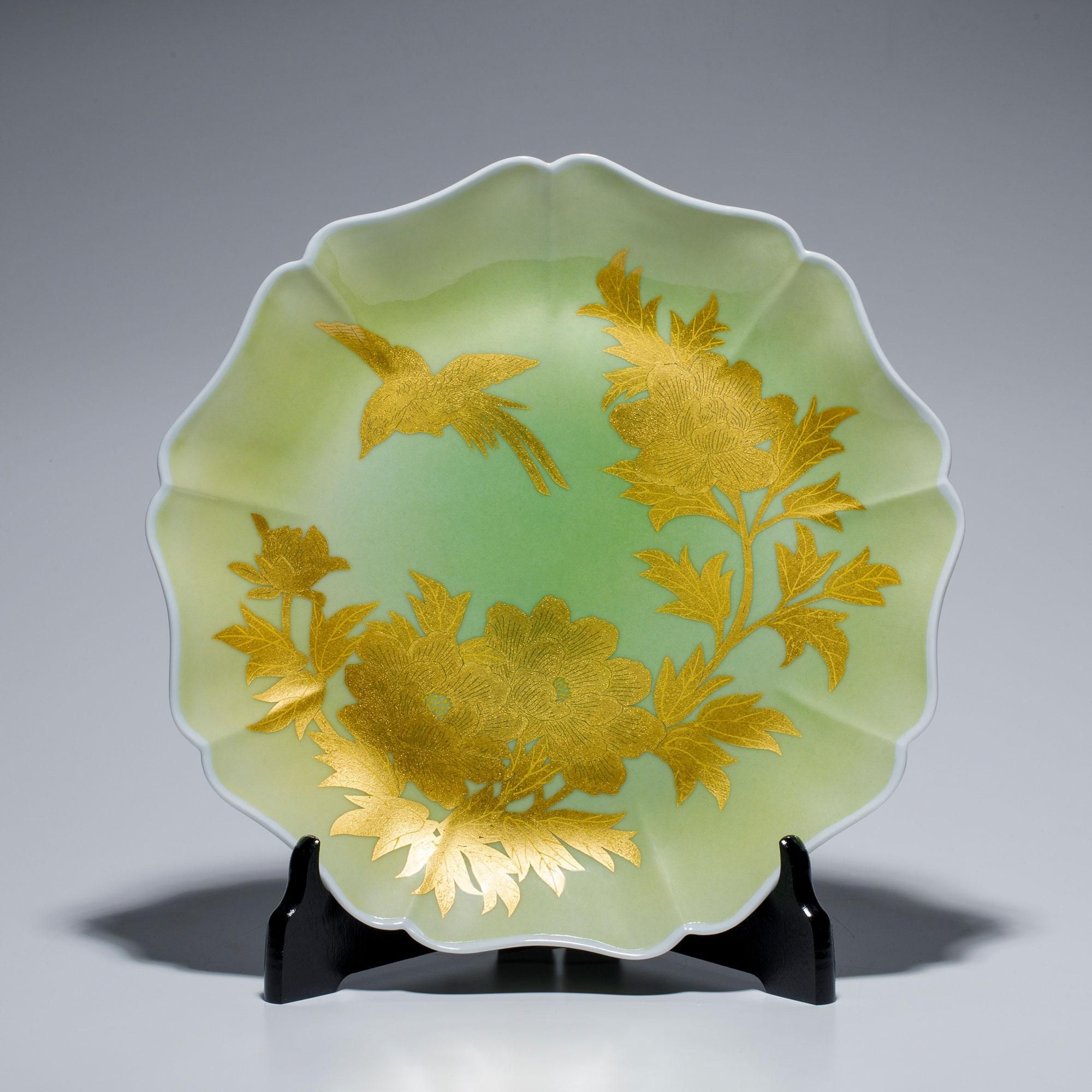 人間国宝 吉田美統作 9.5号飾皿 釉裏金彩牡丹鳥 - 九谷満月公式