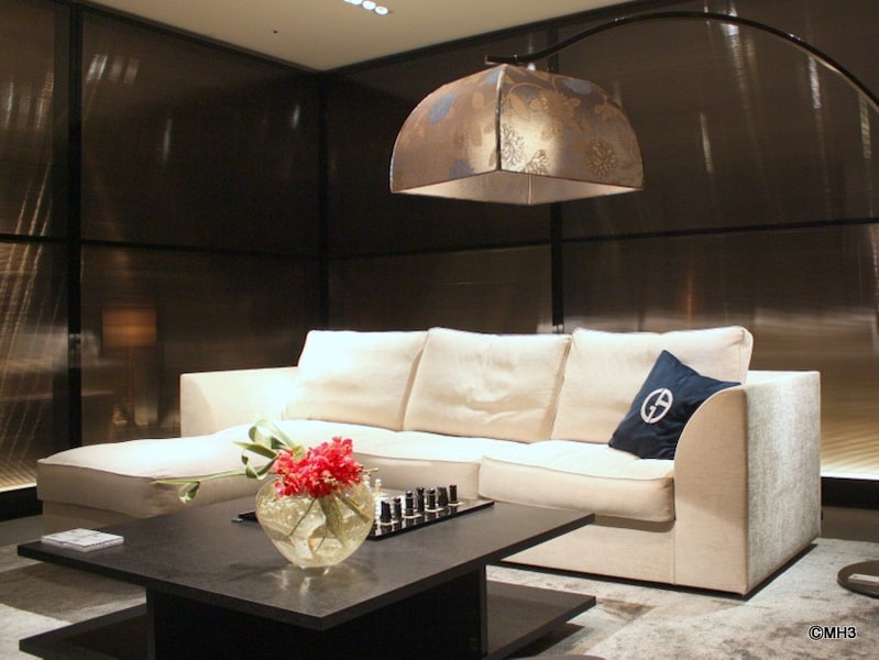 2/2 「アルマーニ / カーザ」が日本向けに開発したソファ [高級賃貸