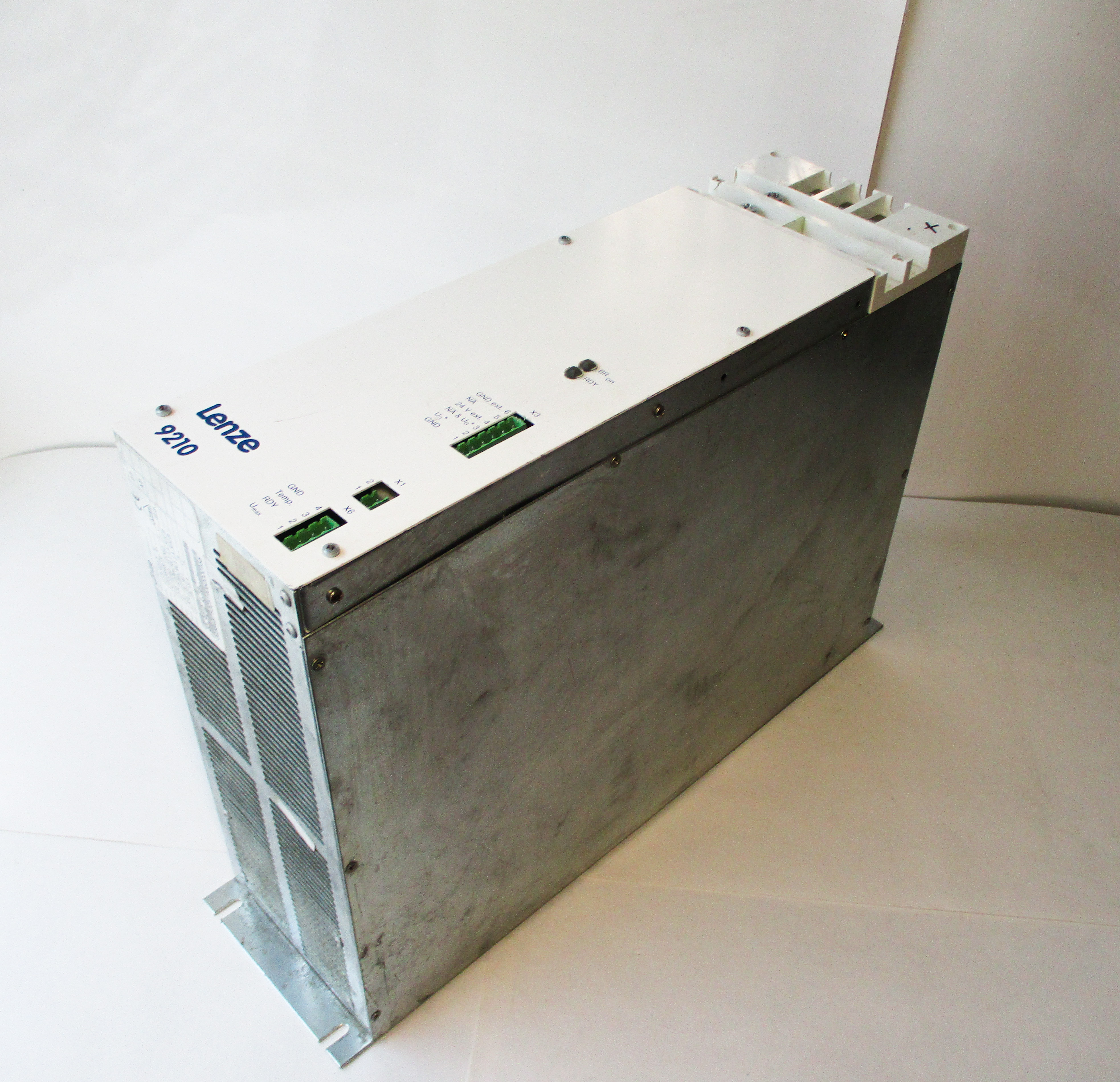 Used Lenze 33.9212E Series-9200 400/480V 6Amp AC Servo Drive