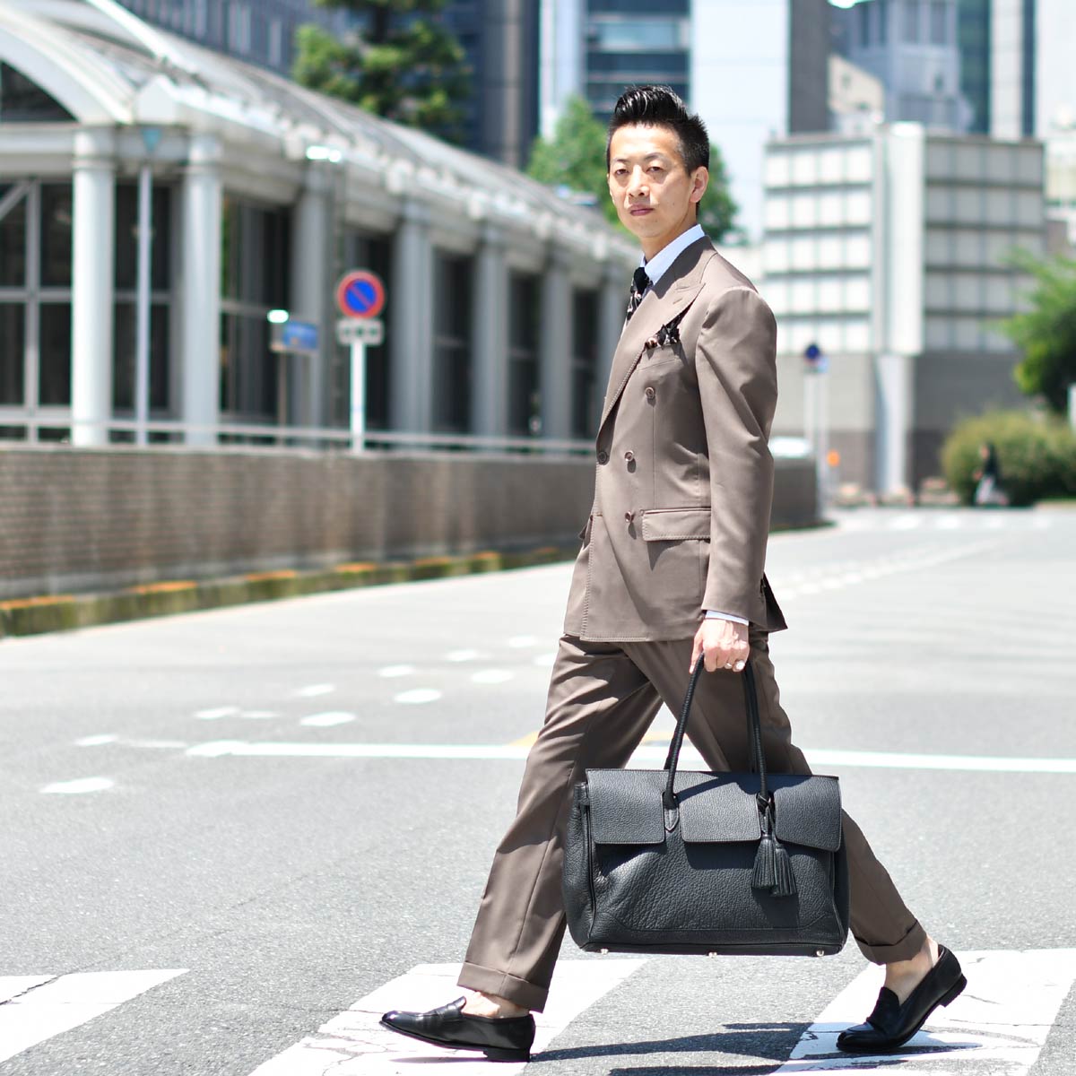 ACATE【アカーテ】別注 フラップ付きトートバッグ「OSTRO M」をご紹介