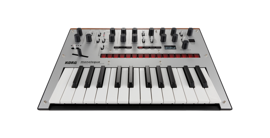 フル・プログラマブル・モノフォニック・アナログ・シンセサイザー