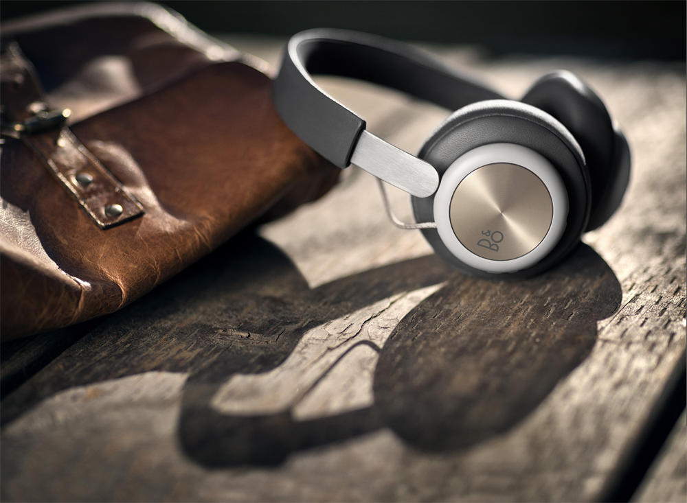 ピュアな素材、デザイン、音質にフォーカスしたワイヤレスヘッドホン