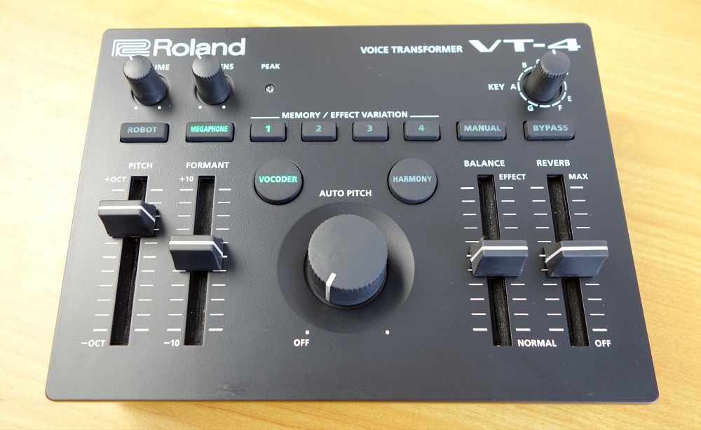 Roland VT-4 | ケロケロ、ボイスチェンジも自由自在！電池駆動可能で