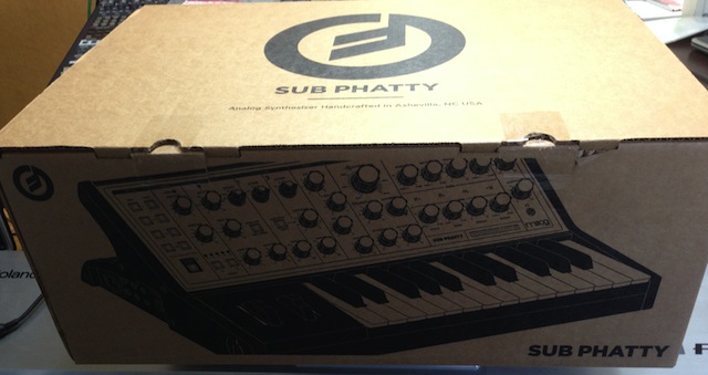レビュー】Moog (モーグ)のアナログシンセサイザー「SUB PHATTY」を