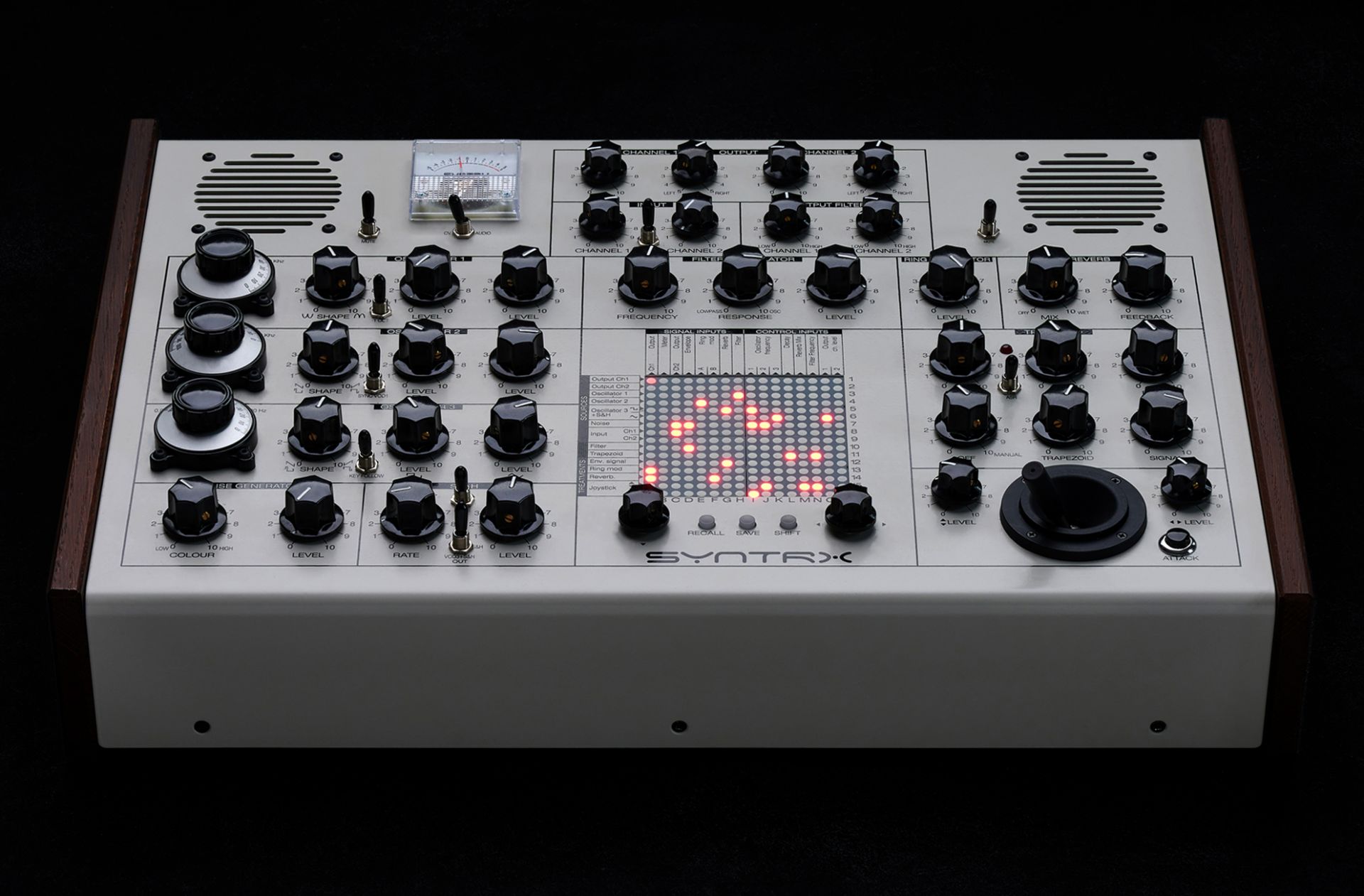 Erica Synths ” SYNTRX ” | パッチング/ミキサーマトリクスを搭載した