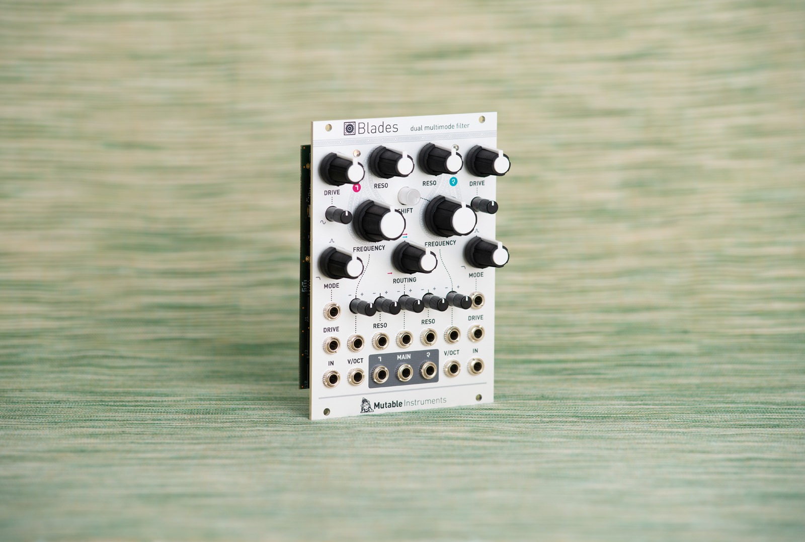 Mutable Instruments Blades | ユーロラック・デュアル・マルチモード