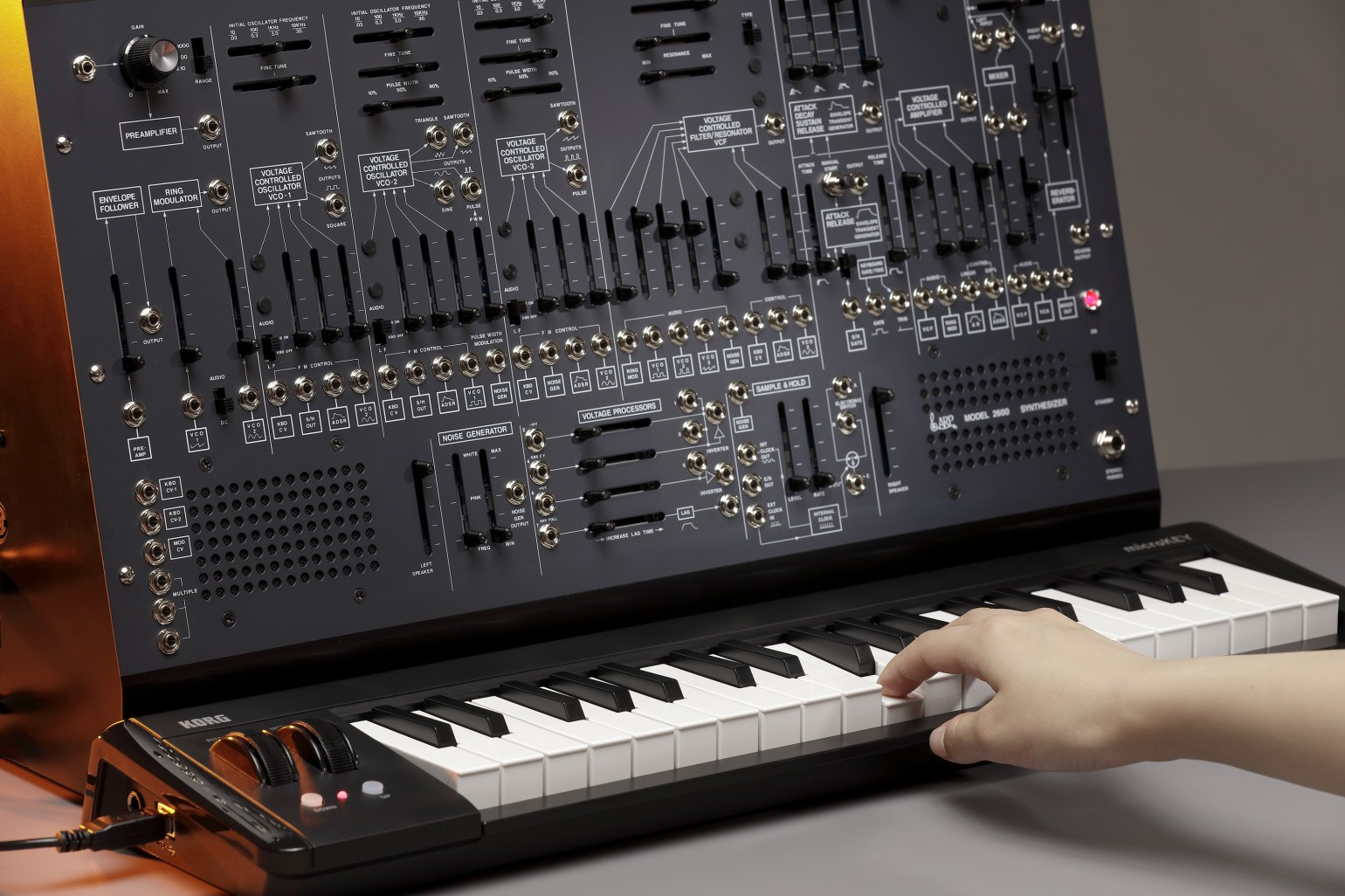 ARP2600-M LTD| セミモジュラーシンセの銘機 ARP 2600 を60％のサイズ