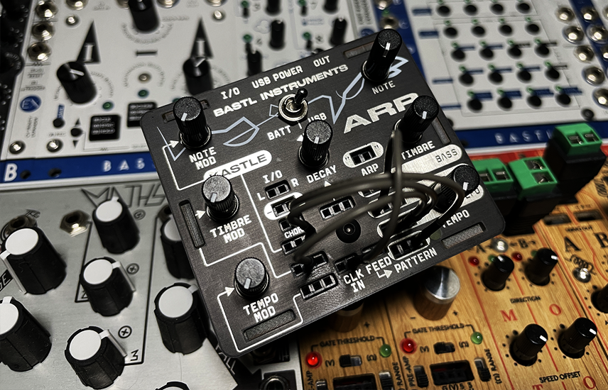 BASTL INSTRUMENTS KASTLE ARP | 手のひらサイズのモジュラー