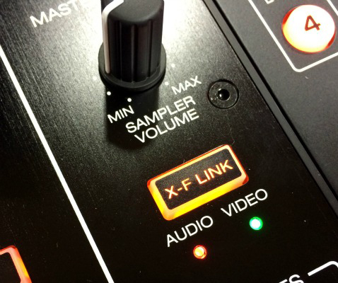 Serato DJもUSBデバイスも同時に使える！DENON DJ MCX8000をチェック