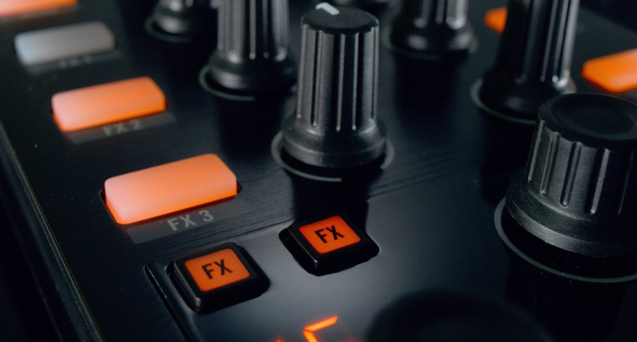 TRAKTOR KONTROL Z1、X1 MK2のご紹介。「GET TRAKTOR PRO 2 FOR FREE
