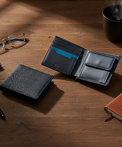 ソフトシュリンクレザー二つ折り財布（2002544334） | TAKEO