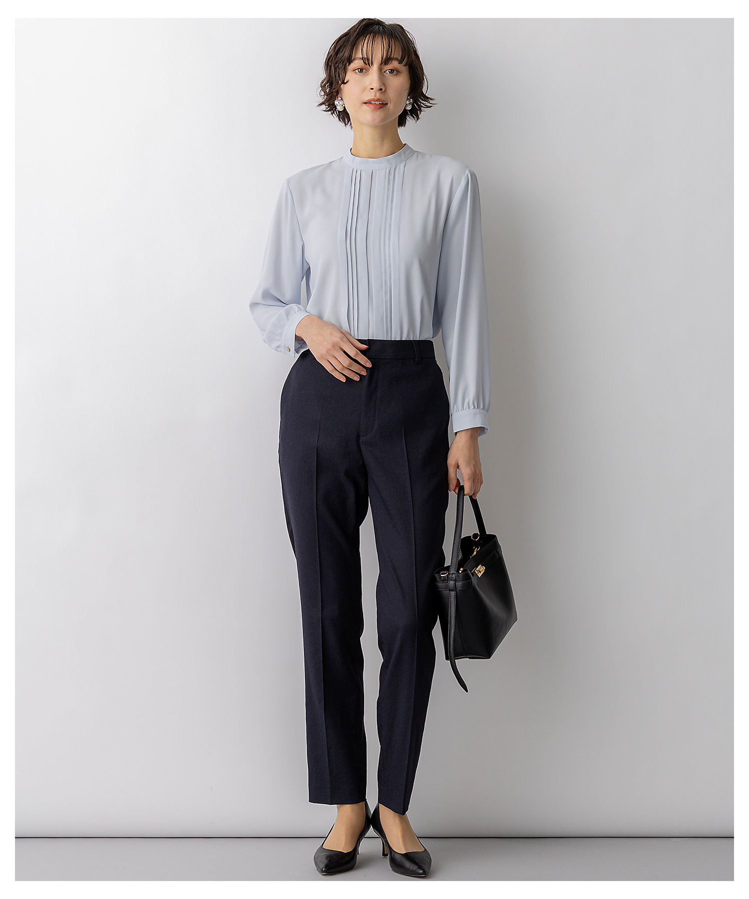 バックサテンアムンゼン フロントタックブラウス