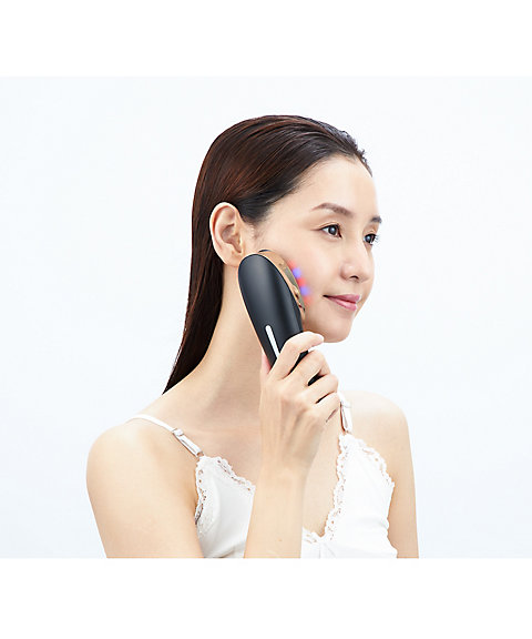 YA-MAN（YA-MAN） ヴェーダスカルプブラシ 通販 | 【ISETAN BEAUTY