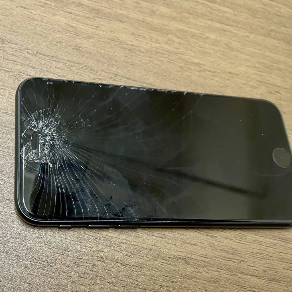 iPhone SE (第3世代) 画面交換修理｜iPhone修理スマホ修理堂