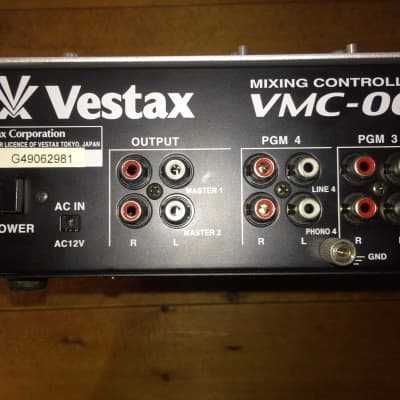 Pack DJ Completo — 2× Technics SL-DZ1200 + Mesa Vestax VMC-004