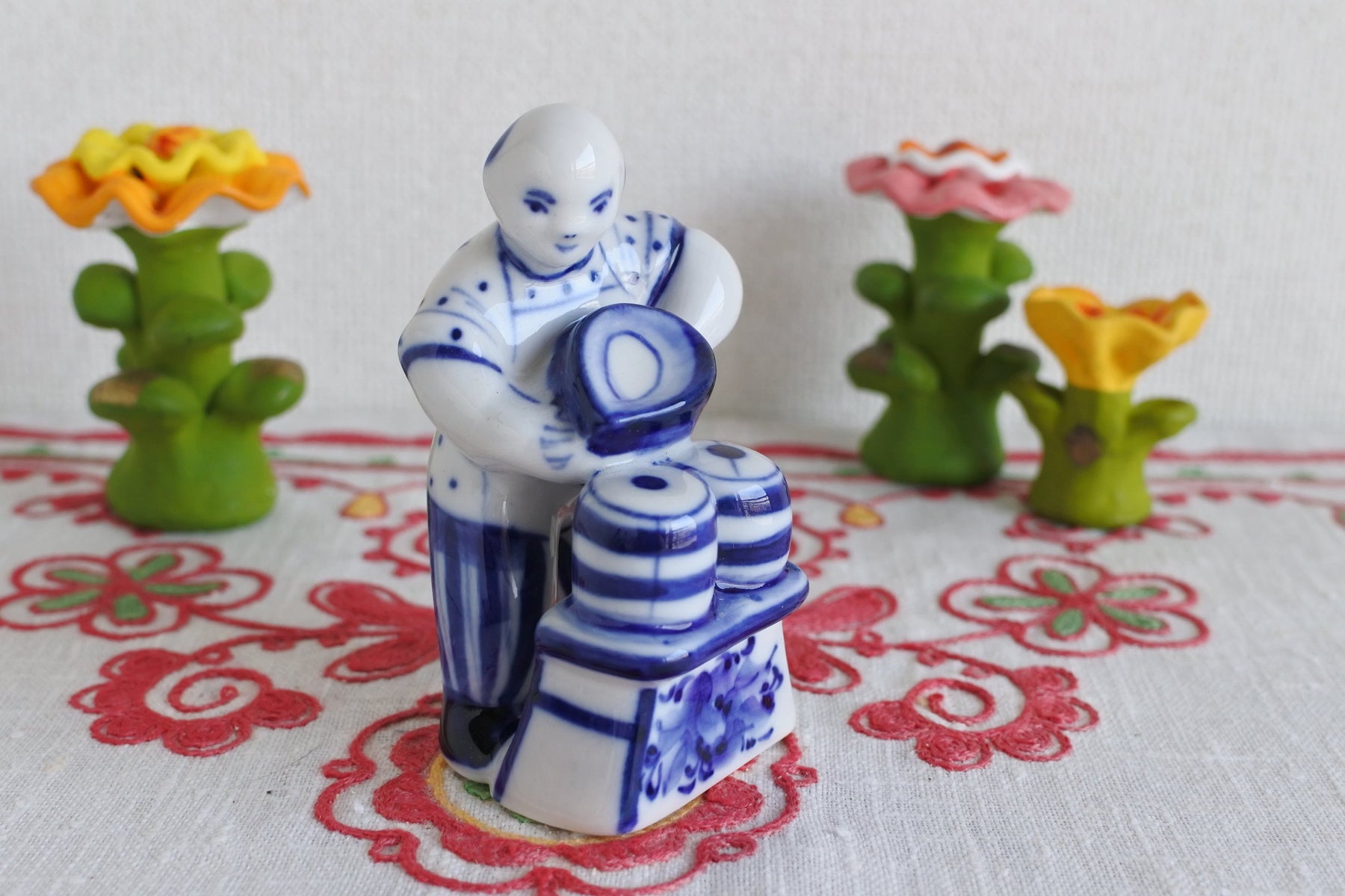 グジェリ陶器 グジェリ職人 ロシアの陶器 フィギア 陶器人形 ロシア