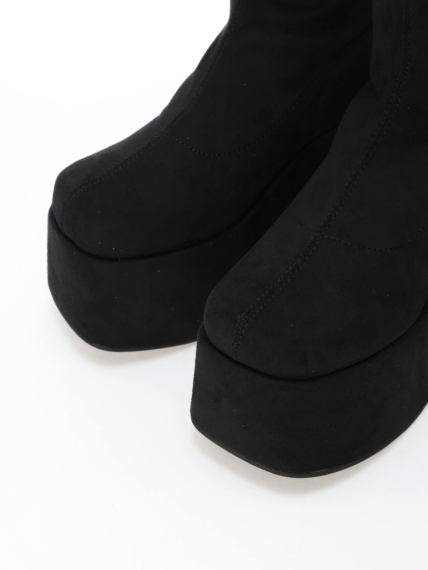 LIP SERVICE（リップサービス）｜ プラットフォームスクエアミドル