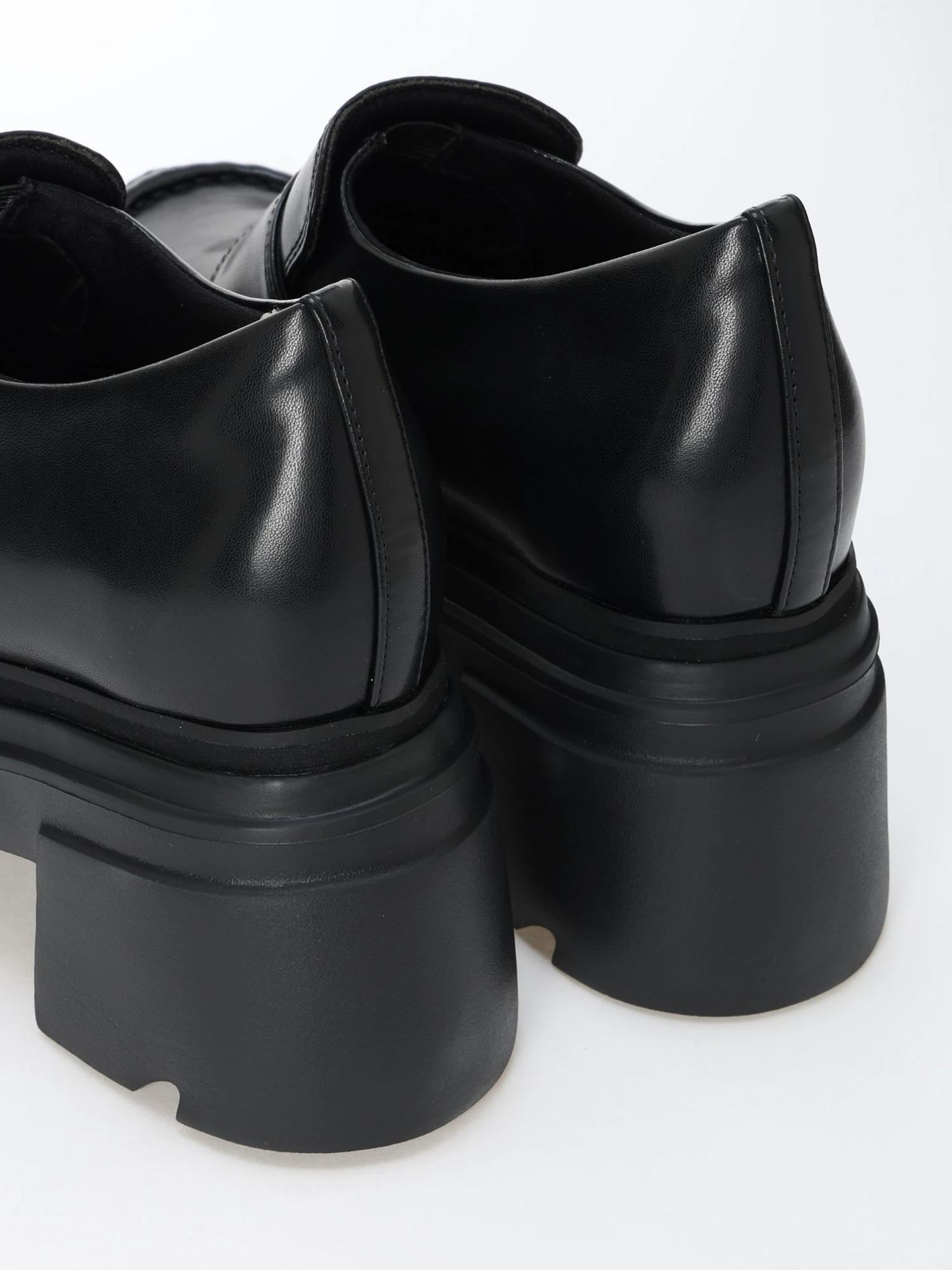 LIP SERVICE（リップサービス）｜ ボリュームソールローファー