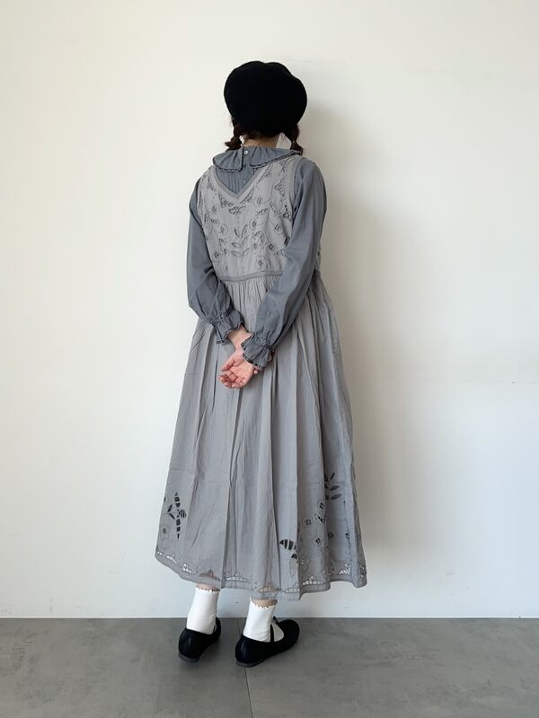 セール】 【WEB限定 Sサイズ】カットワーク刺繍前後着ノースリ