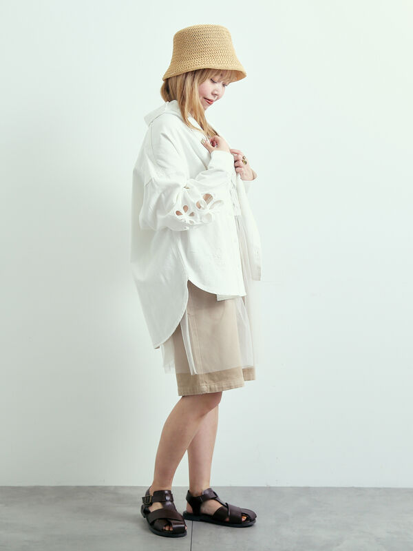 セール】 くり抜き刺繍オーバーシャツ（オフホワイト/ピンク/ブルー