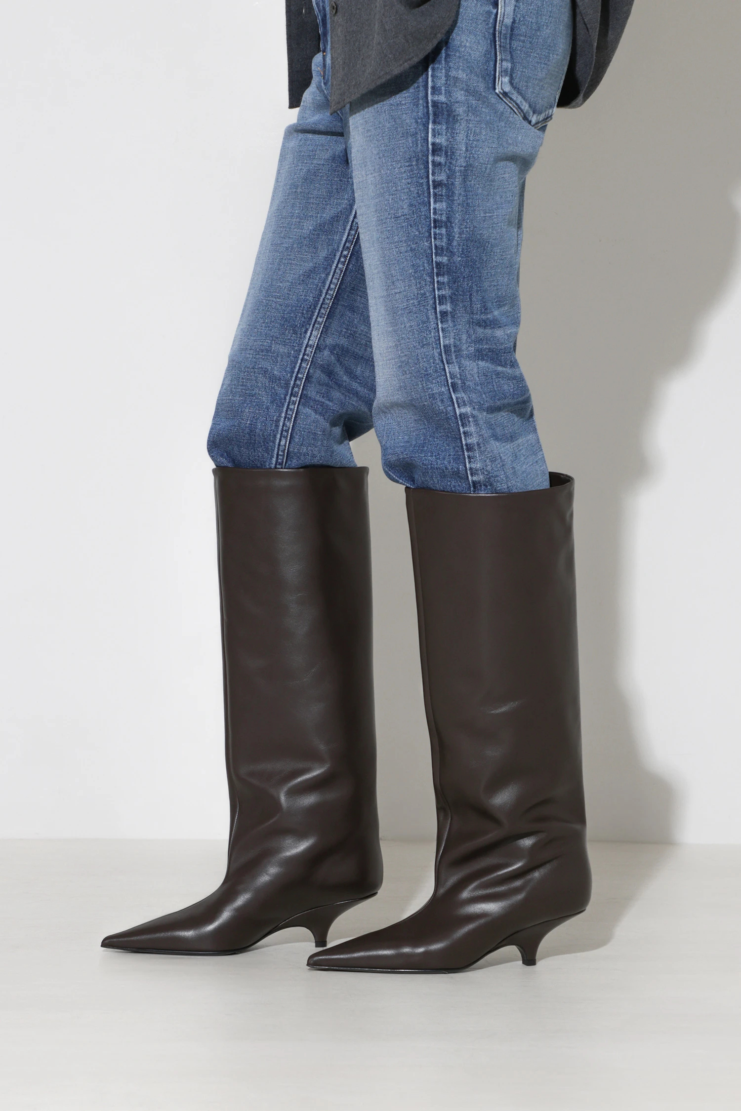 TOTEME（トーテム）｜The Wedge-Heel Bootアイテムの詳細 | GUESTLIST