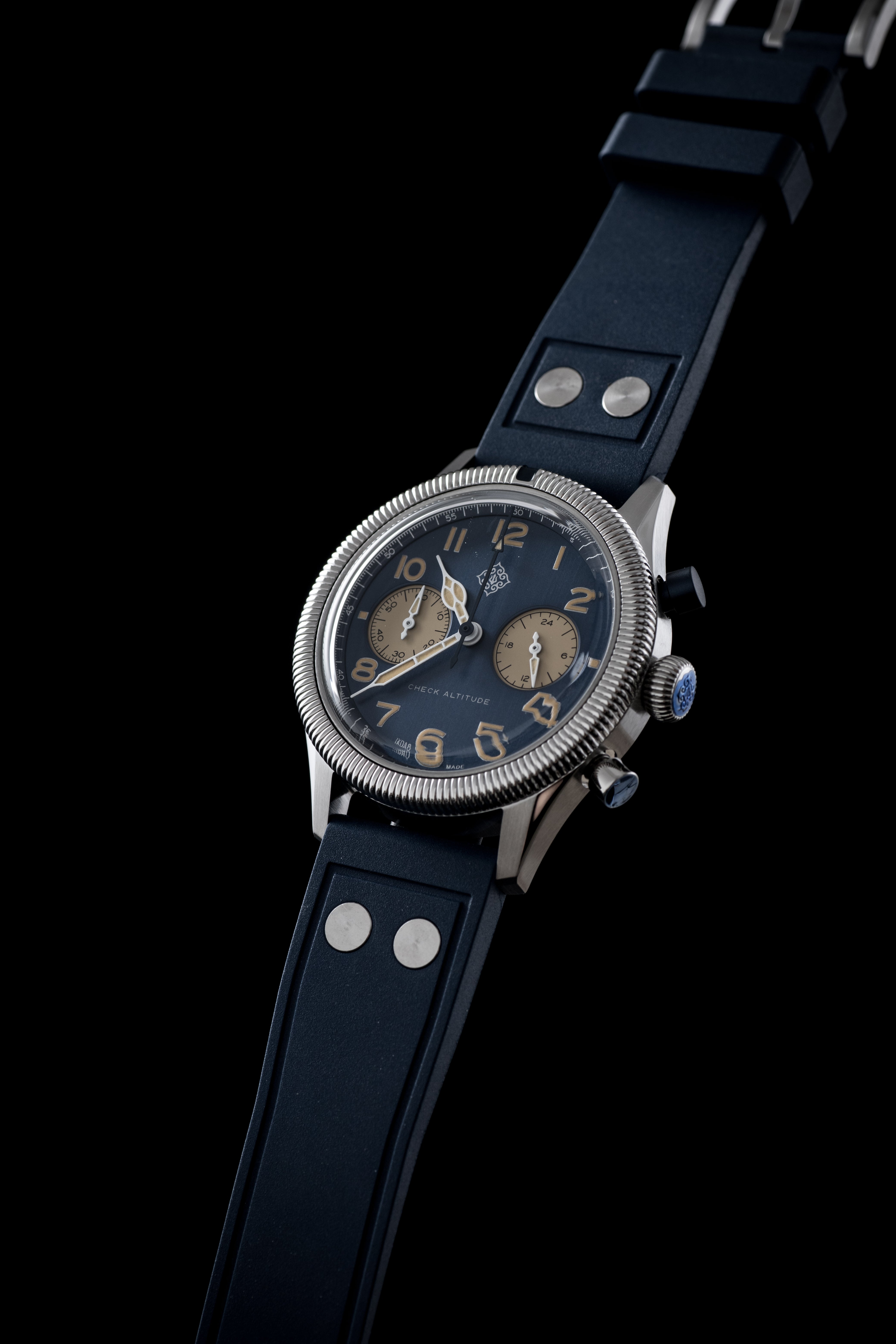 ixdao-pilot-chrono-blue-dial-