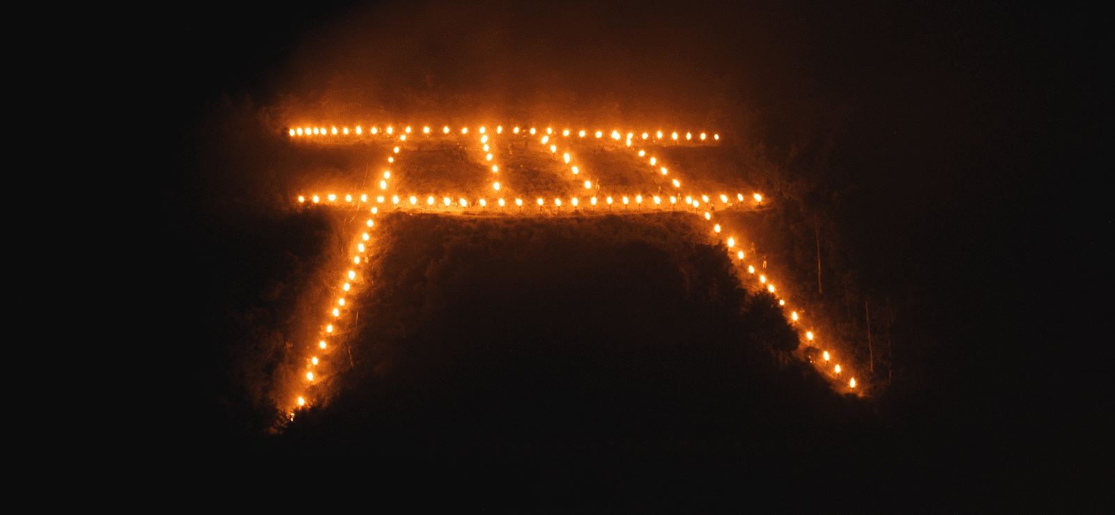 京都五山送り火「どんな行事？」｜【京都市公式】京都観光Navi