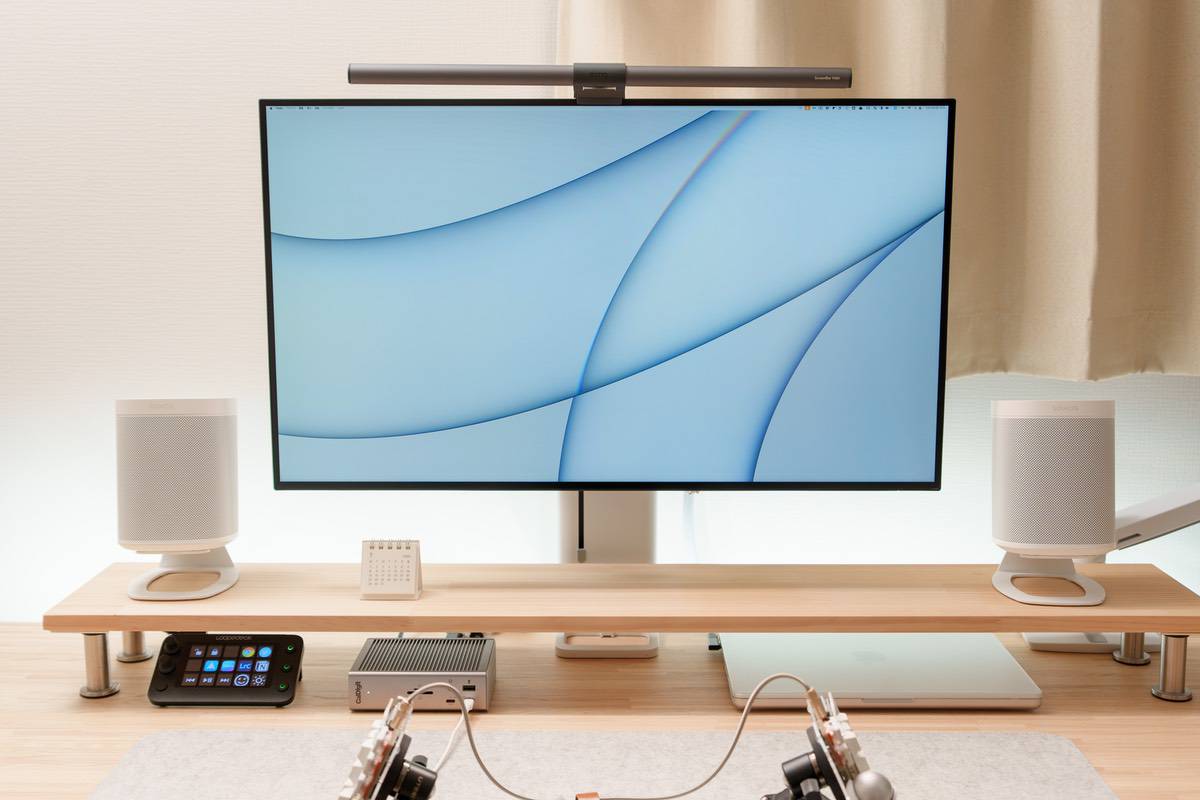 エルゴトロン TRACE レビュー | ディスプレイが中心にくる稼働が容易な