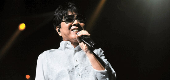 チョー・ヨンピル、15年ぶりに日本のファンに会った「人生を歌う歌手