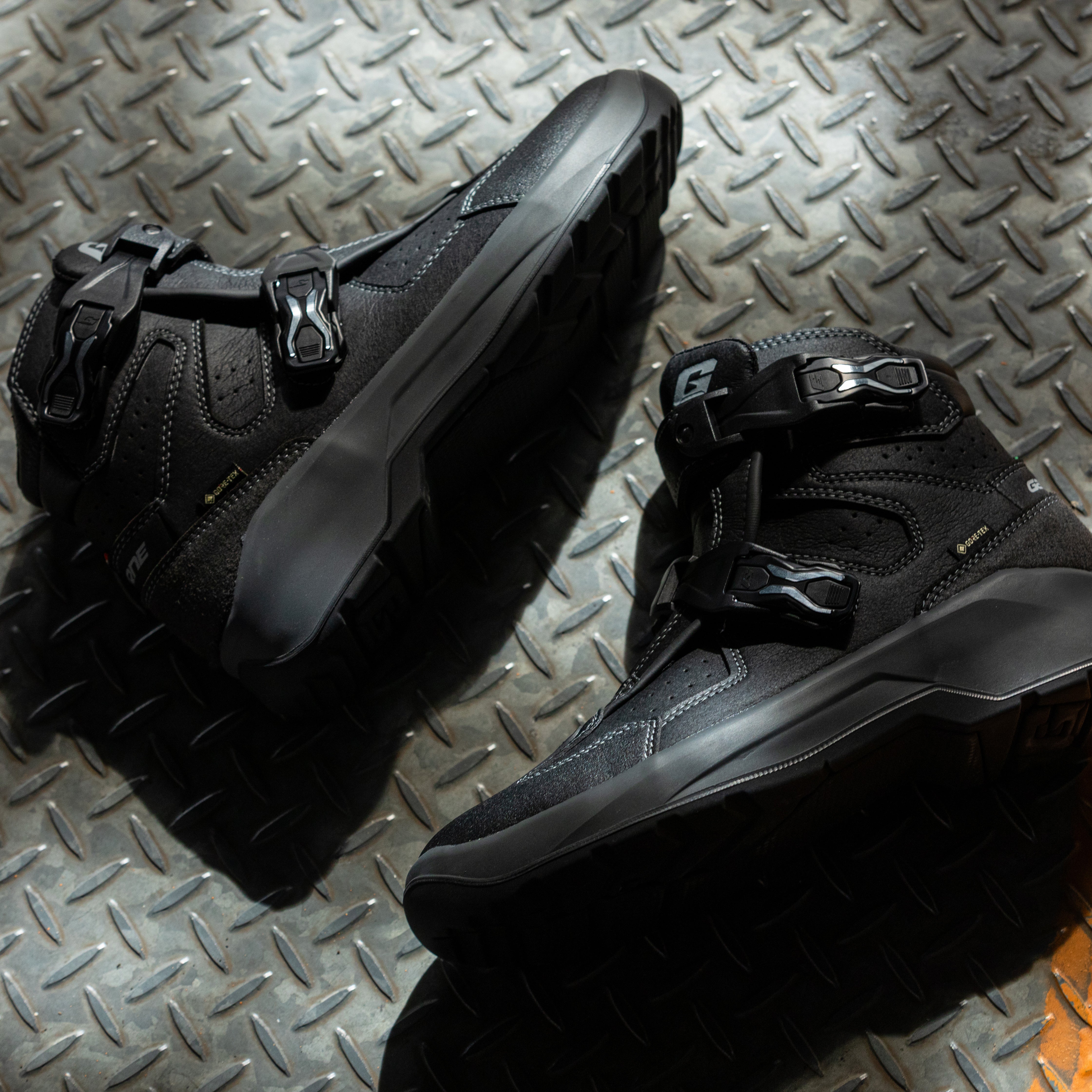 試着無料】ガエルネ パンテーラ ゴアテックス ネオブラック - バイク