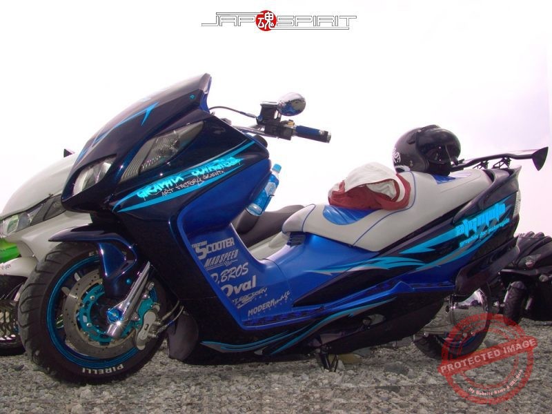 SUZUKI Skywave blackbody and metallic blue color with GT wing