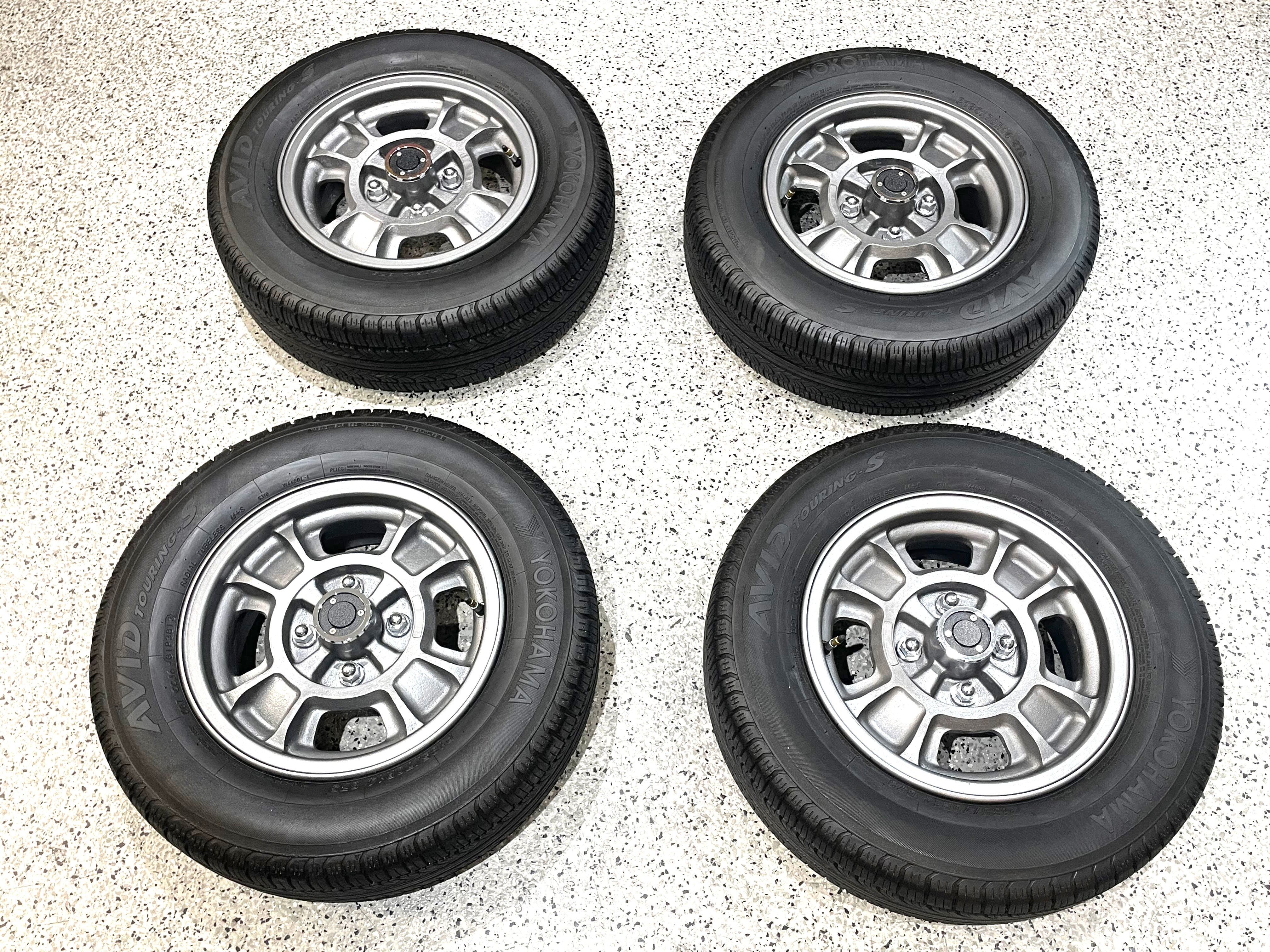 Genuine Nissan Nissan Fairlady Z432 Magnesium Wheel Set Excellent