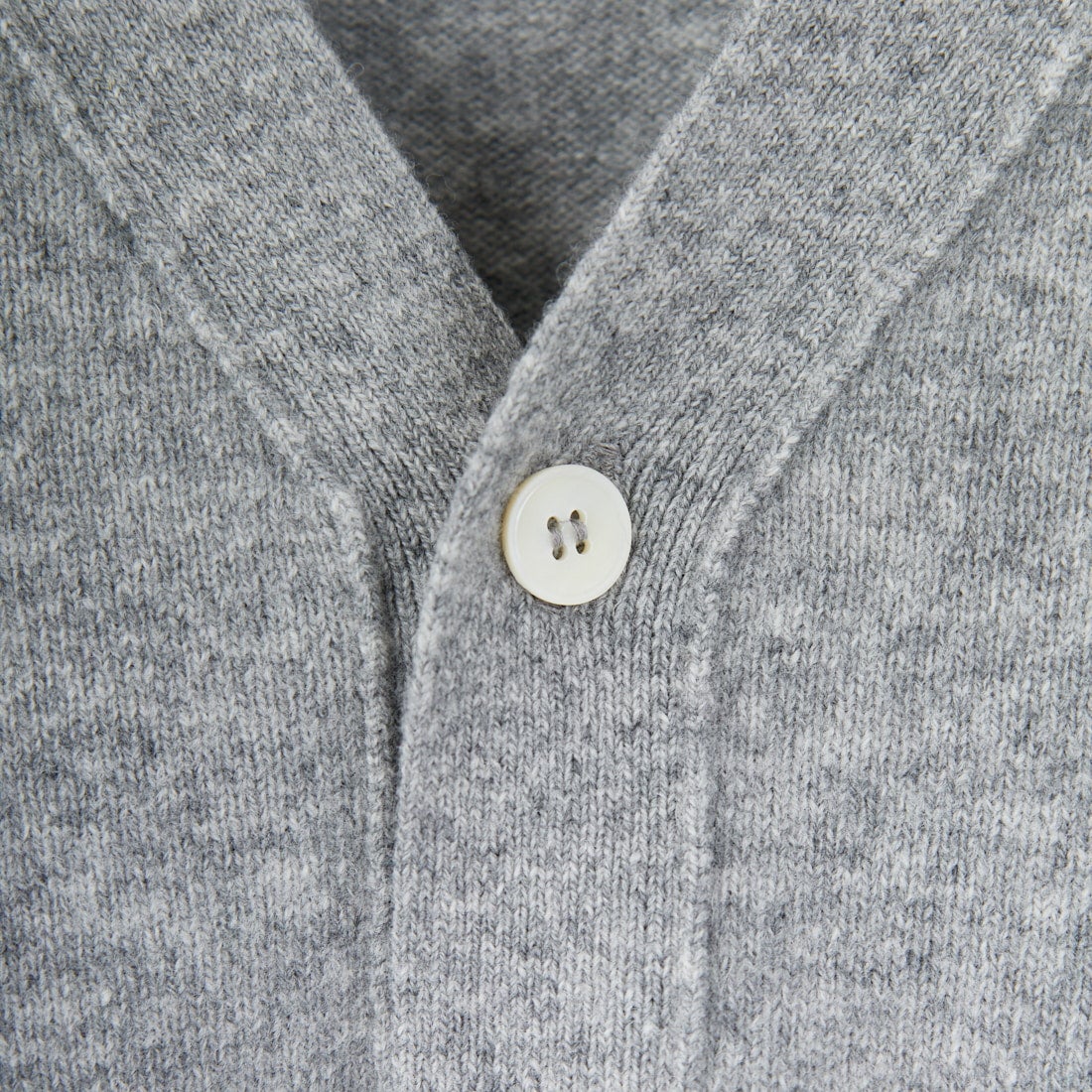 DANTON [ダントン] ラムウール Vネックカーディガン [DT-D0030LMW