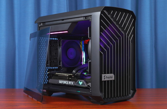 Fractal Design Torrent Nano」をレビュー。Black RGB TG Light Tintで