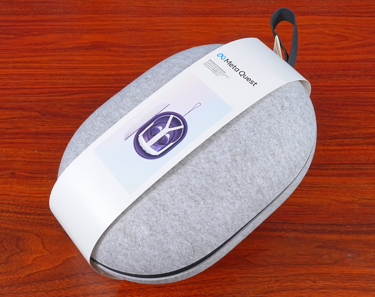 Meta Quest 3 携帯用ケース」をフォトレビュー。薬品臭なしで安心