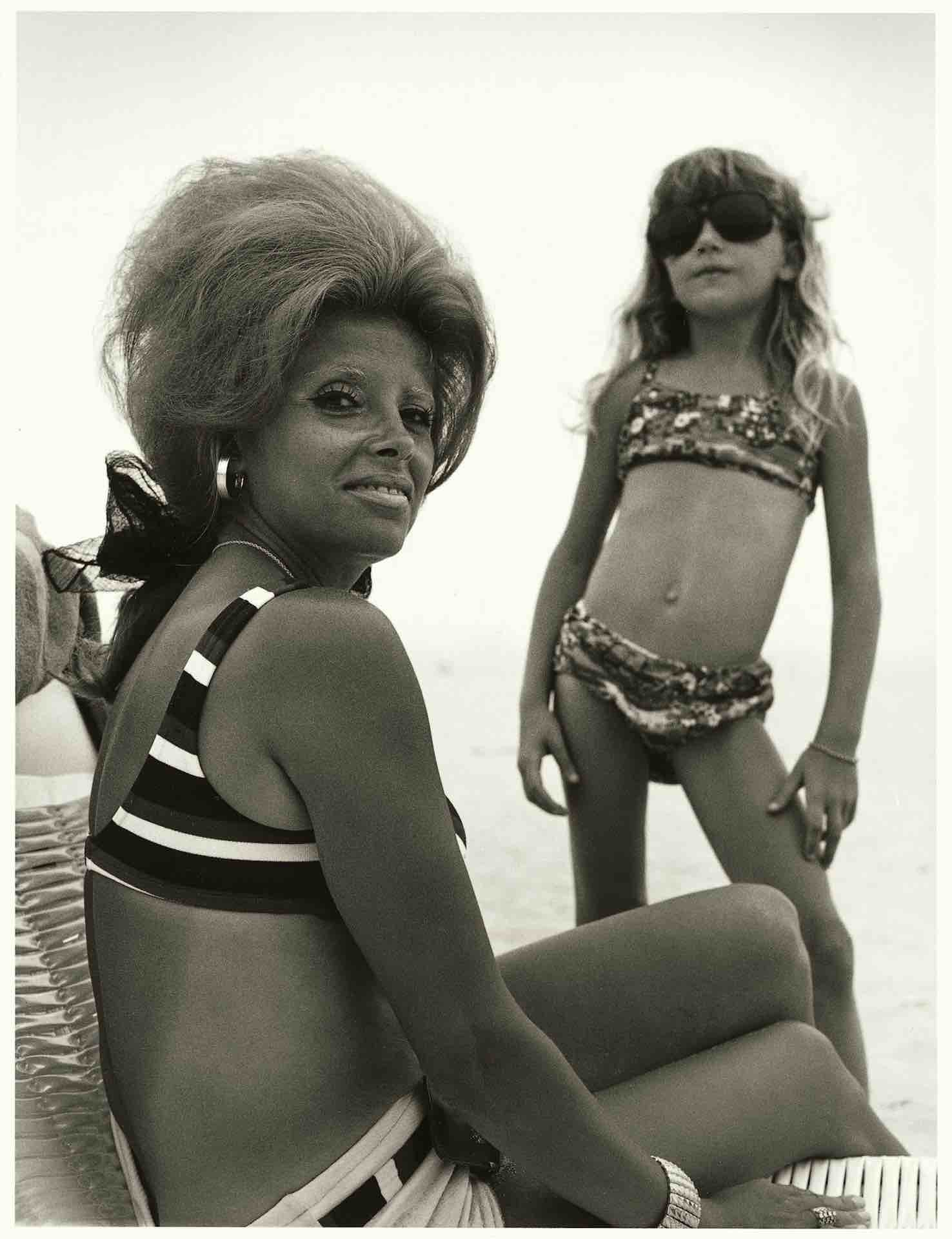 Jones Beach - The Photography of Joseph Szabo