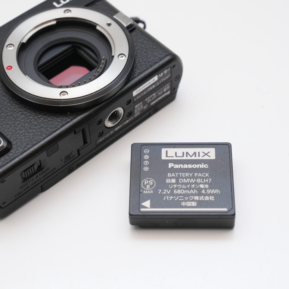 Panasonic DC-GF10と一緒に買うべきアクセサリー！おすすめアイテ7選