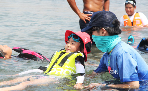 子供に海の楽しさを教えよう | 【公式】JLA | 公益財団法人 日本ライフ