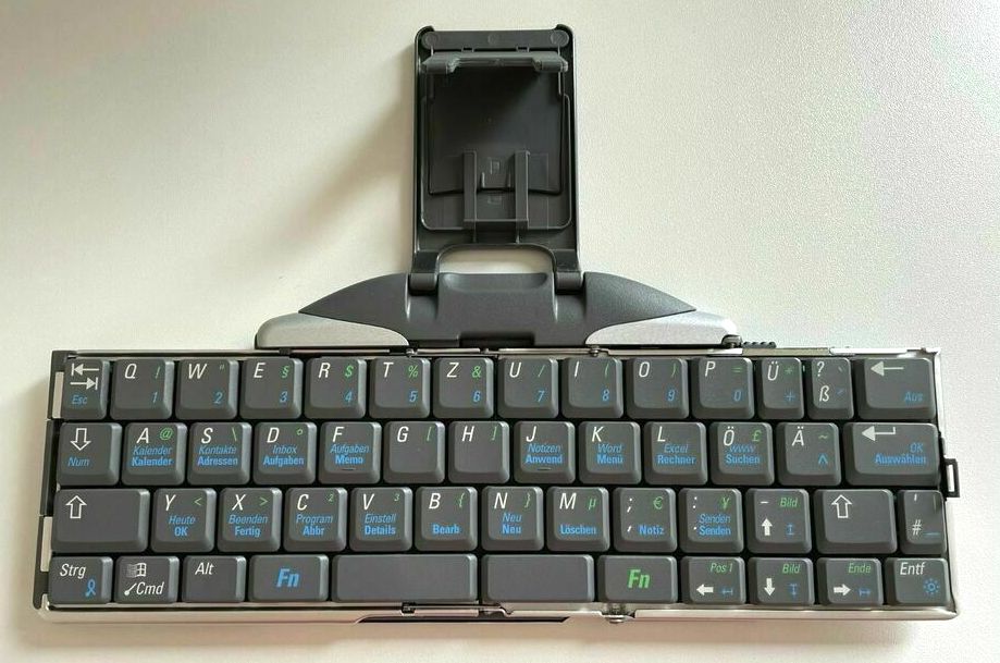 Think Outside Bluetooth Folding Keyboard - jsyang.ca