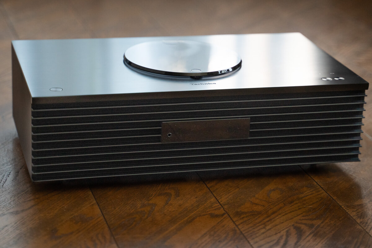 Technicsの高音質小型オーディオ「SC-C70MK2」。CD再生の“手間を楽しむ