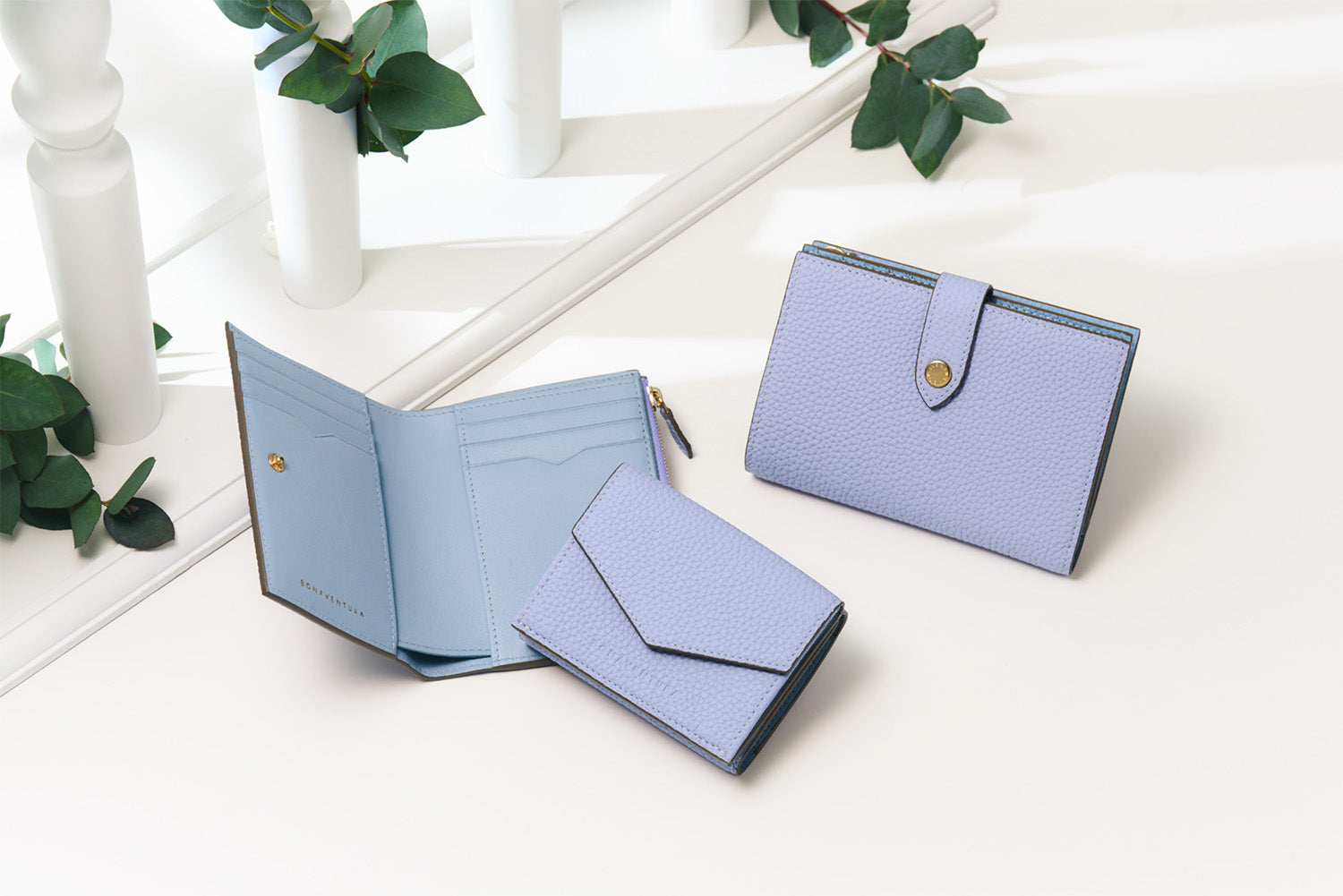 High-quality leather smartphone (iPhone 16 Pro Max) case