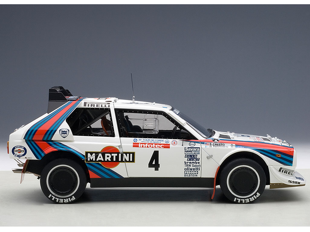 Lancia Delta S4 Martini #4 - ダイキャストモデル - AutoArt 88620