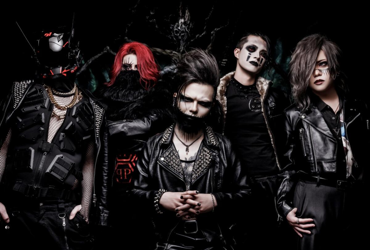 Interview with DEVILOOF: From underground pioneers to major label