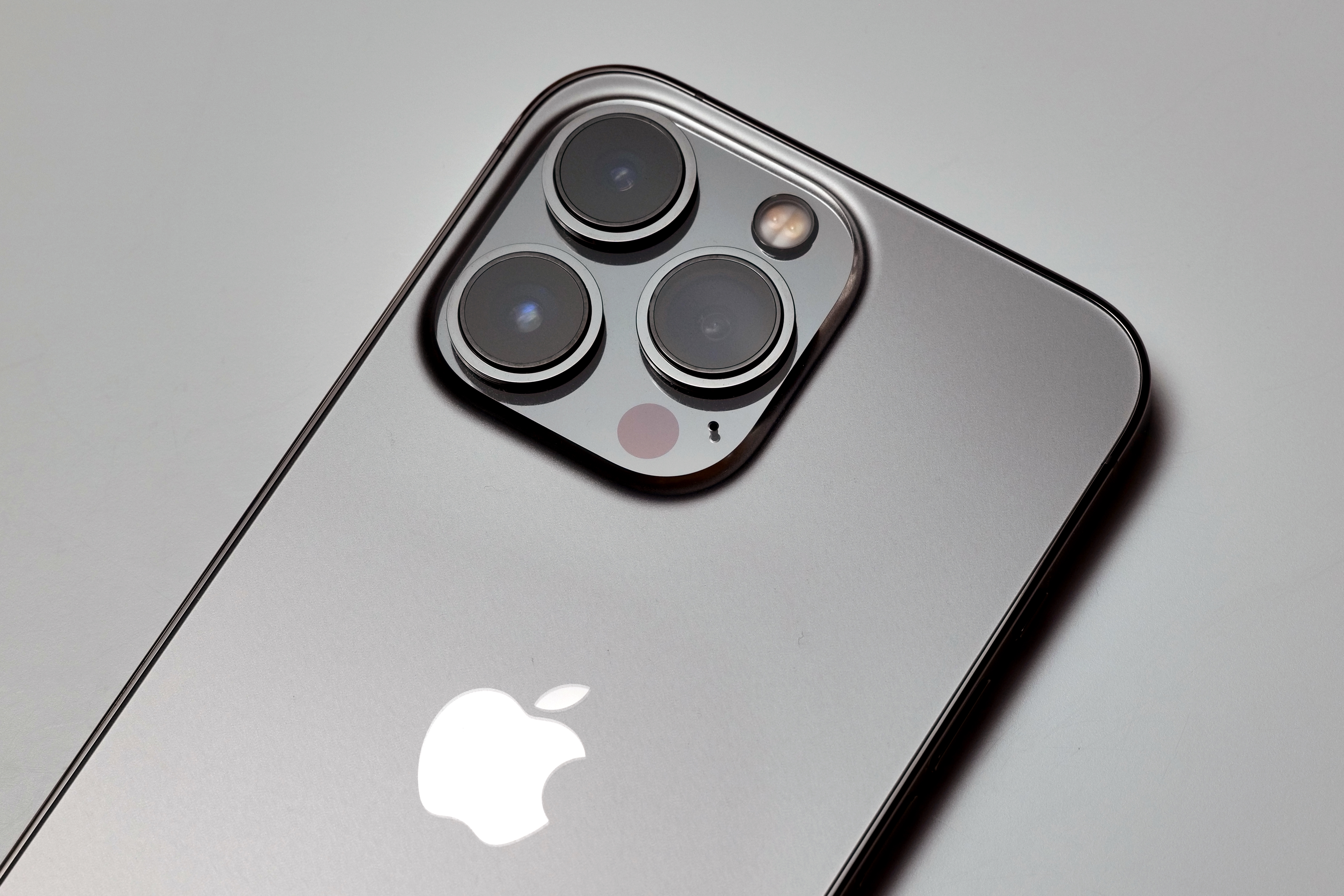 iPhone 13 Pro」カメラをとことん試す、シネマティックモードや望遠