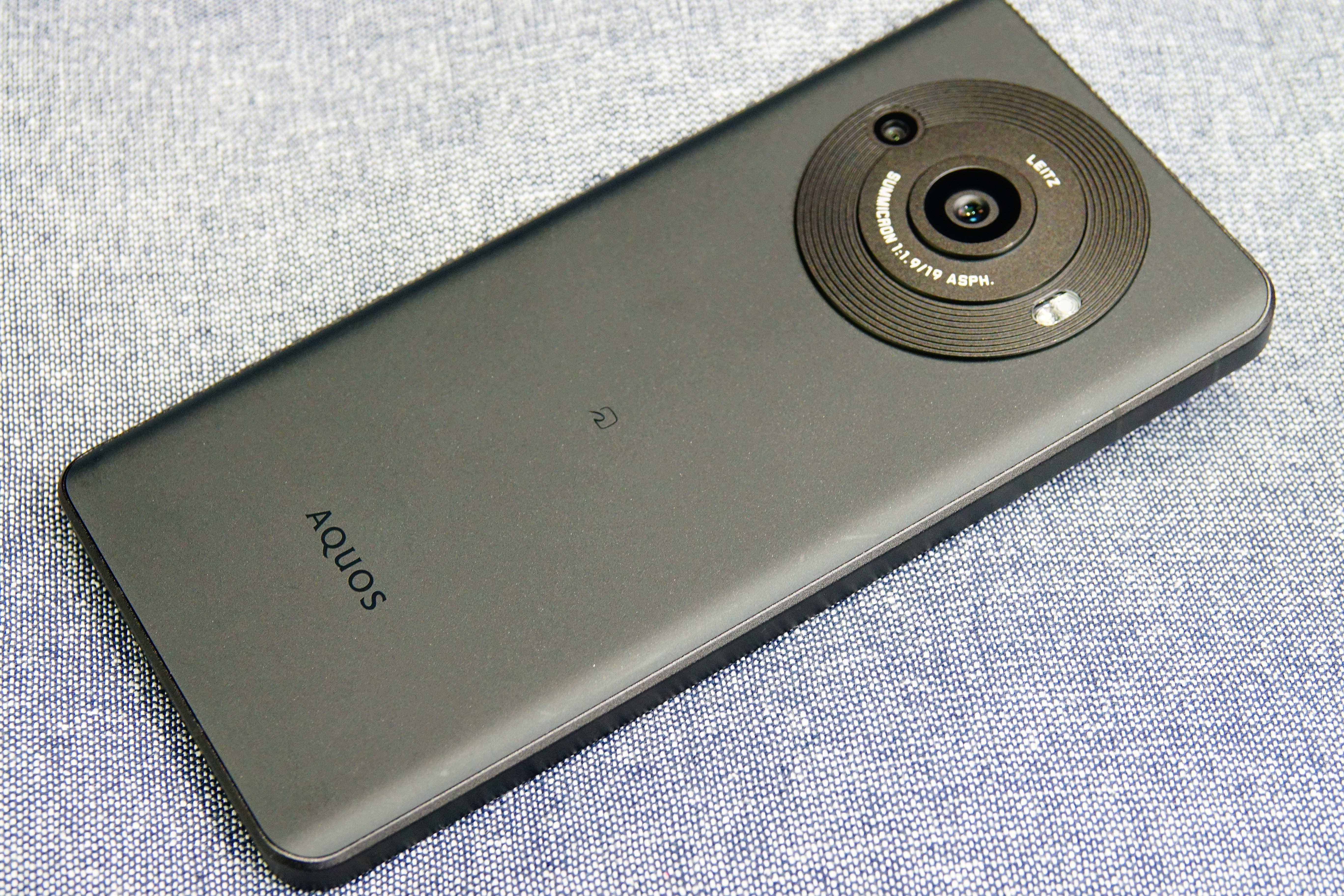 AQUOS R8 pro」クイックフォトレビュー、ソフトバンク版は本日30日に